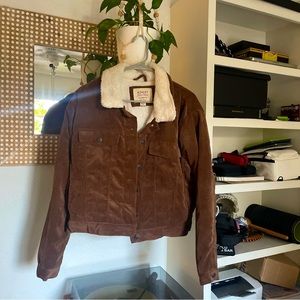 🛍️Brown Sherpa corduroy jacket!🛍️